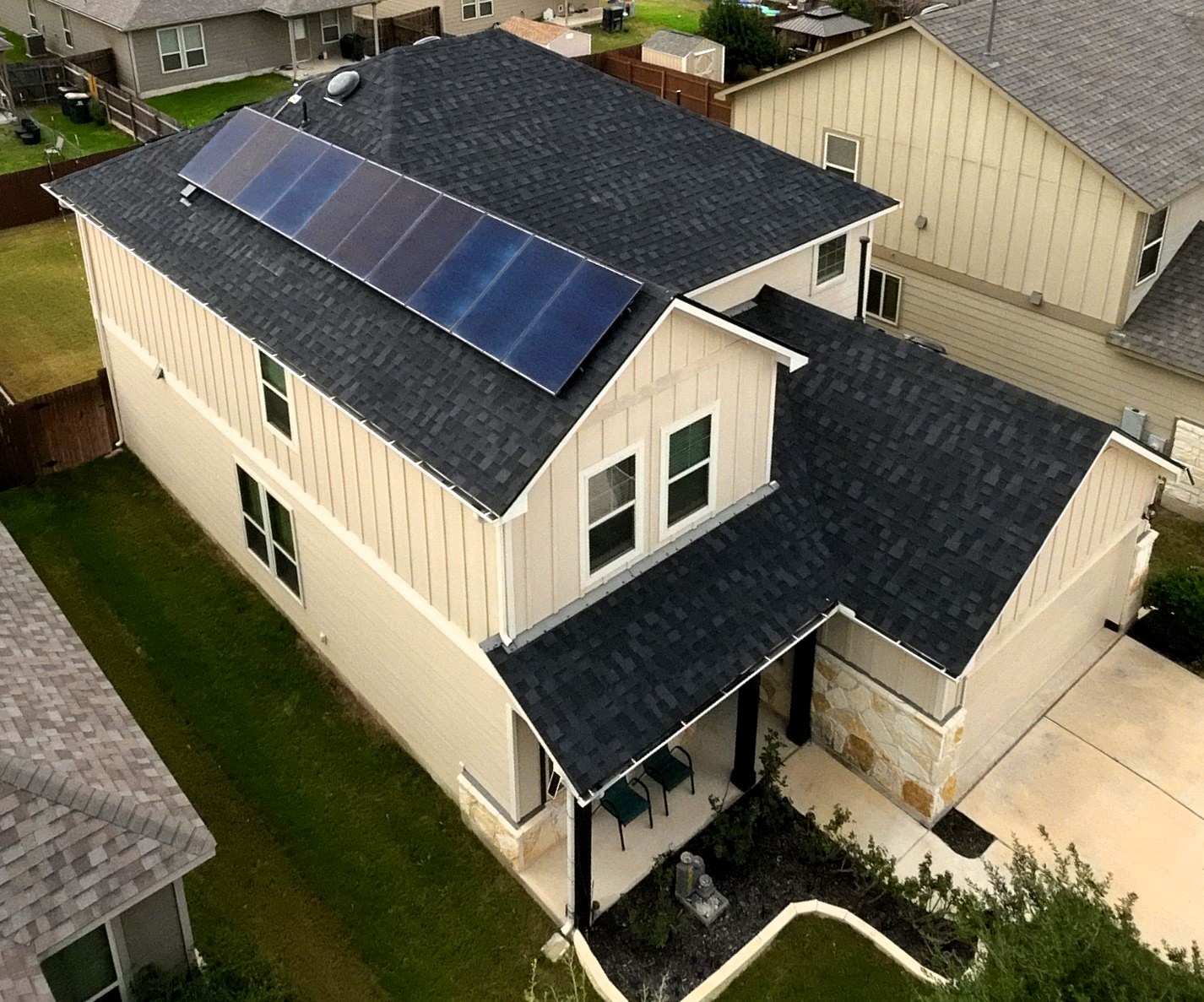 Georgetown Texas solar roof and roofing contractor